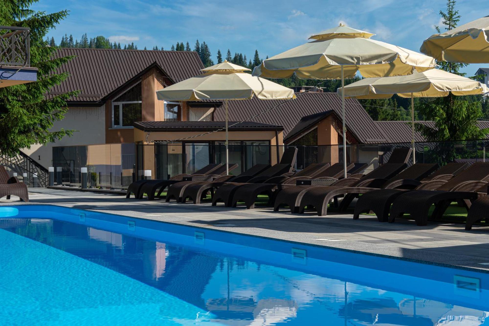 Toga Hotel Iablunîțea Exterior foto